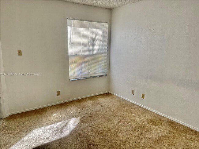 Building Photo - 2946 S University Dr