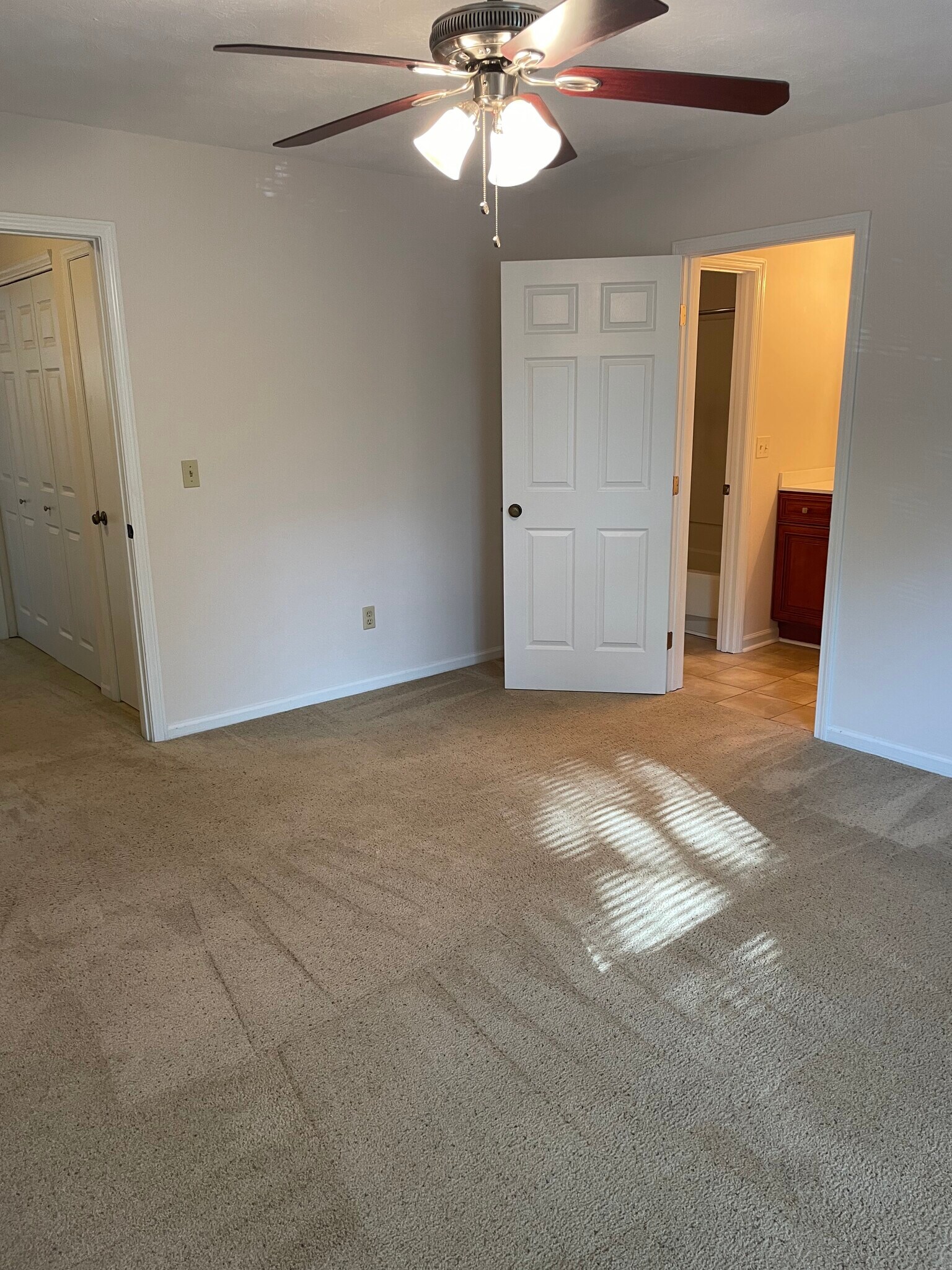 Building Photo - 1029 Windy Oaks Ct SE