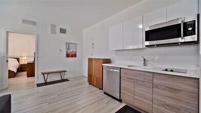 Building Photo - 1560 Meridian Ave