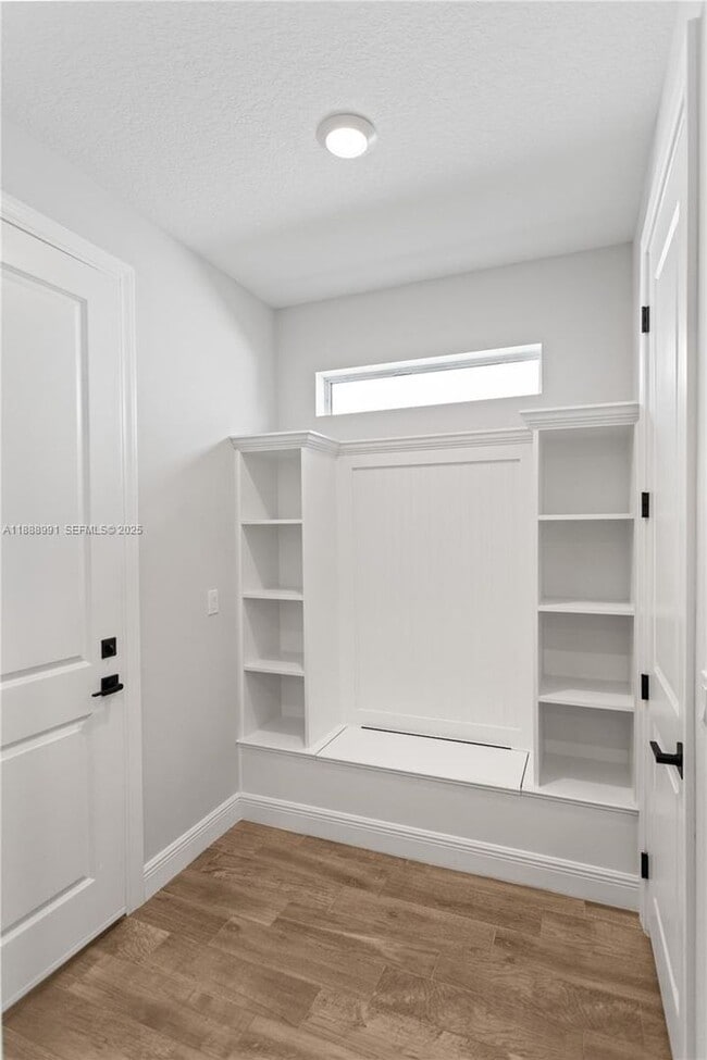 Building Photo - 4022 Large Leaf Ln