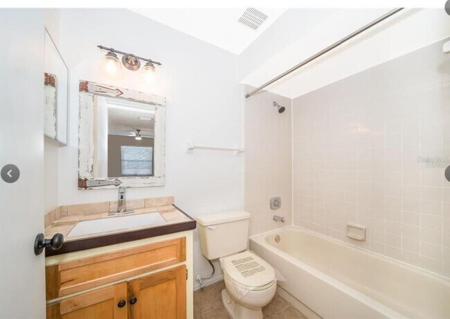 Building Photo - 4261 Pershing Pointe Pl