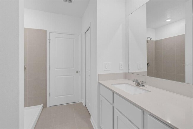 Building Photo - 5428 Meadow Walk Dr