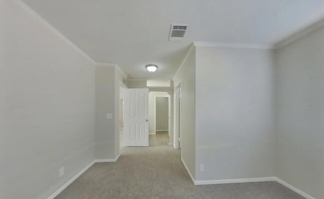 Building Photo - Modern 3-Bedroom Sanctuary in a Sought-After Location