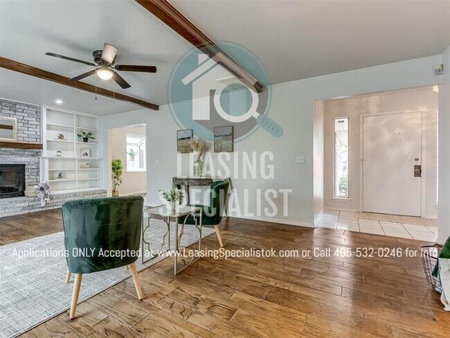 Building Photo - Stunning Yukon 3 Bed 2 Bath Home Available...