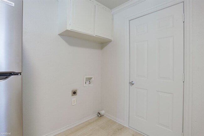 Building Photo - 2 br, 1 bath House - 221 Porter Drive