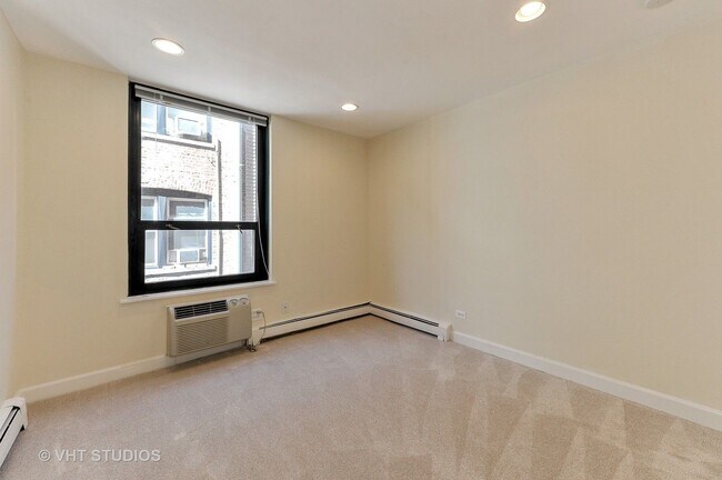 Building Photo - Spacious 2 Bed 2 Bath, East Lakeview