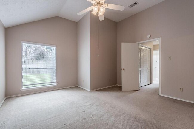Building Photo - 10418 N Pagewick