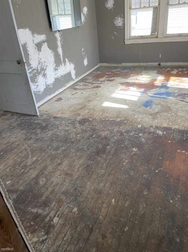 Building Photo - 3 br, 1 bath House - 715 Blackworth Street