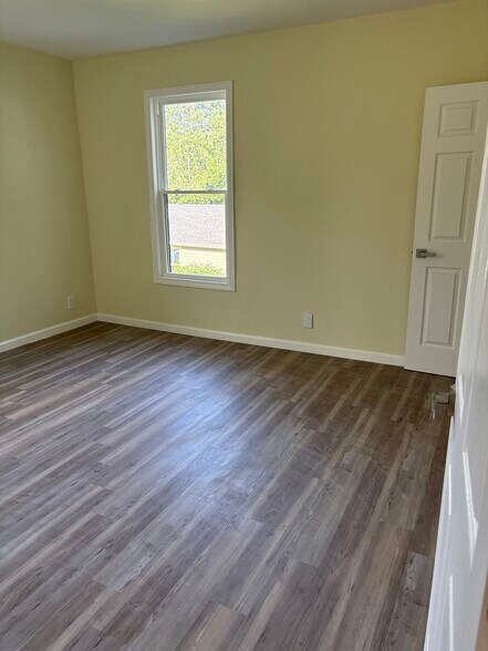 Building Photo - 205 Saint James Ave