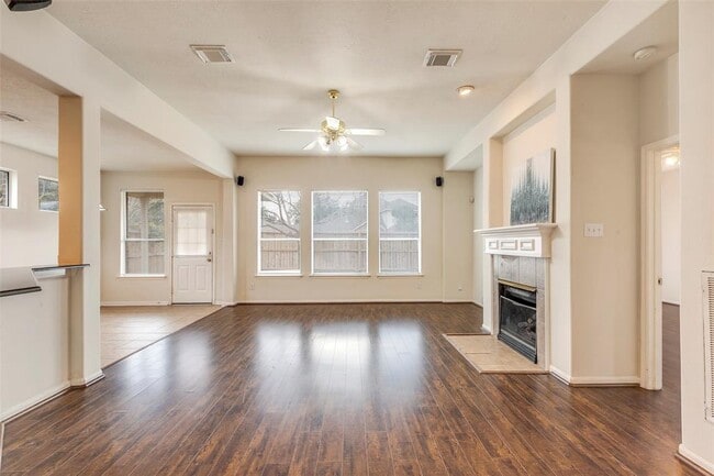 Building Photo - 6604 Trenton Lake Ln