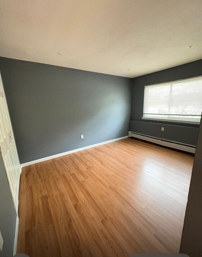 Building Photo - 19 Tanager Rd