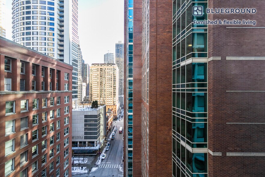 Building Photo - 21 E Chestnut St