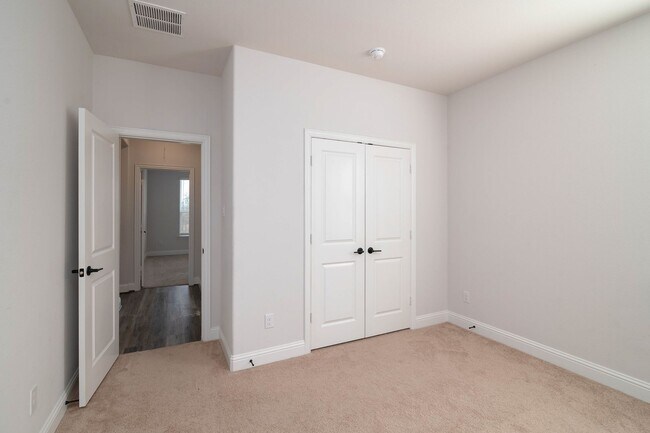 Building Photo - 4532 Westminster Ave