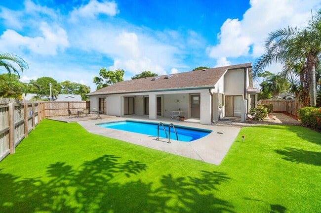Building Photo - 13485 Orchid Ct