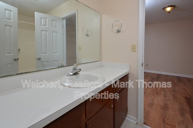 Building Photo - 13 Tarawa Terrace
