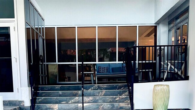 Building Photo - 531 N Ocean Blvd