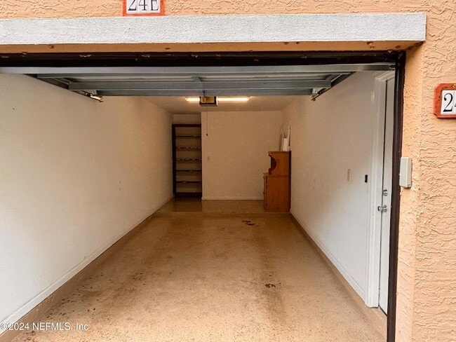 Building Photo - 10075 Gate Pkwy N