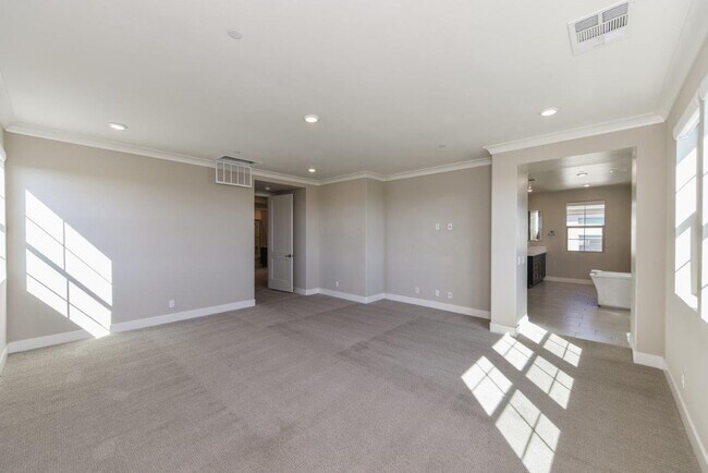 Building Photo - 4bd/4.5ba Single Family House w/ VIEW Gated Community Altair Irvine for rent