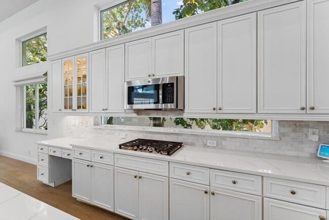 Building Photo - 128 Abondance Dr