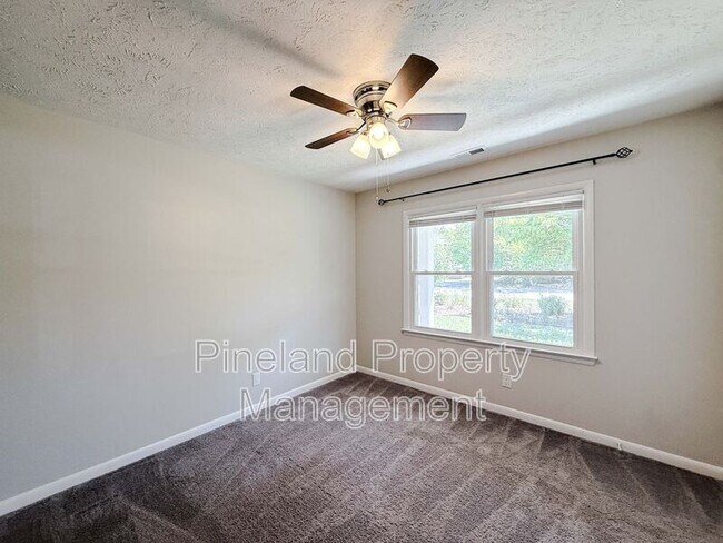 Building Photo - 1690 Clairborne Dr