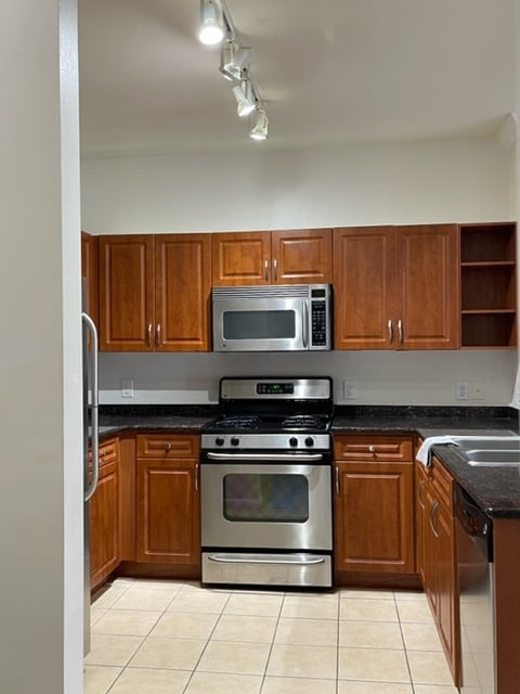 Building Photo - 12917 Centre Park Cir