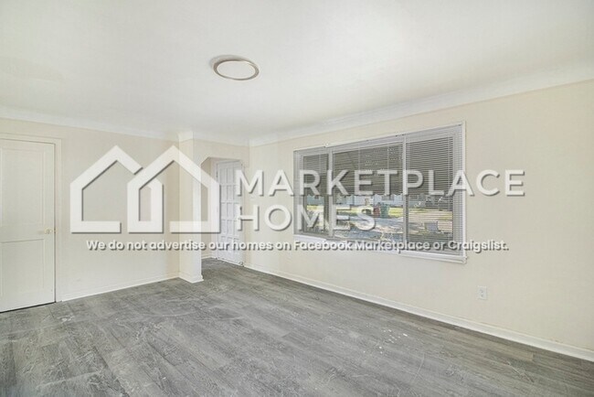 Building Photo - 17097 Lincoln Ave