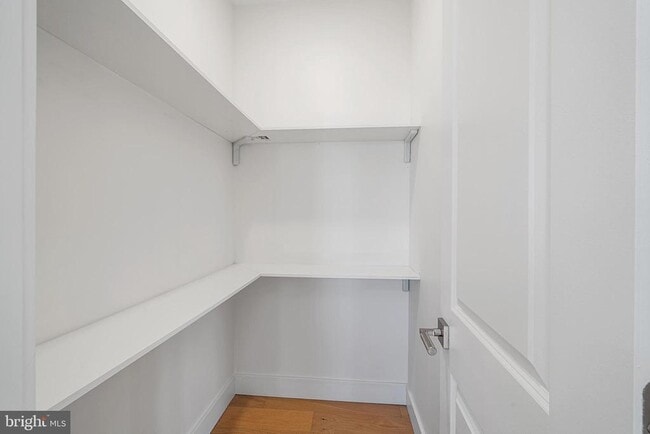 Building Photo - 703 Preston Ave