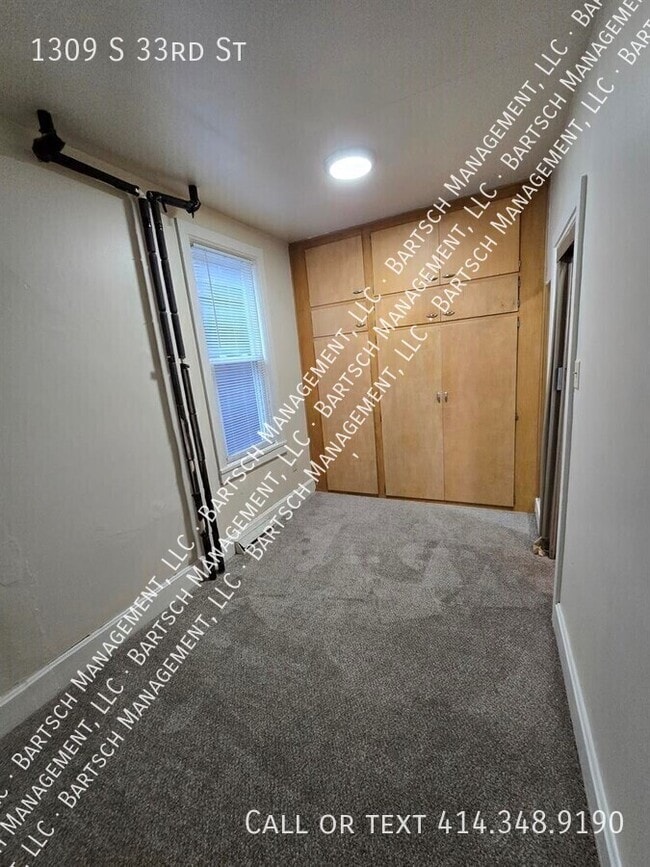 Building Photo - 1309 S 33rd St