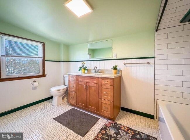 Building Photo - 1153 Greeley Ave