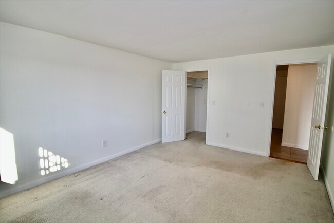 Building Photo - 145 Essex Ave