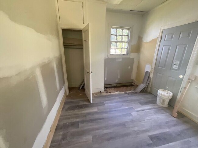 Building Photo - 354 Fredrica Ave