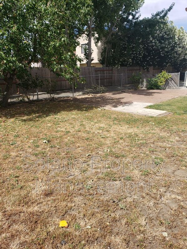 Building Photo - 3210 Mustang Cir