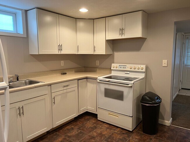 Building Photo - 221 Taylor St.