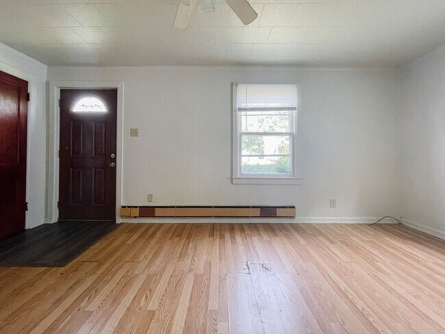 Building Photo - 810 S Luick Ave