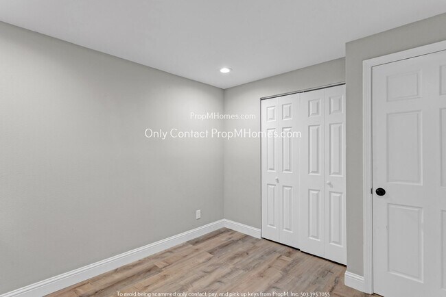 Building Photo - Charming Portland Retreat: Spacious Home w...