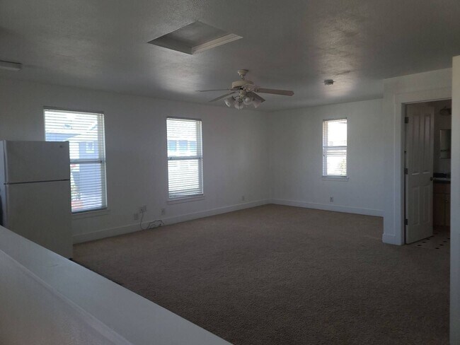 Building Photo - 1828 Matson St