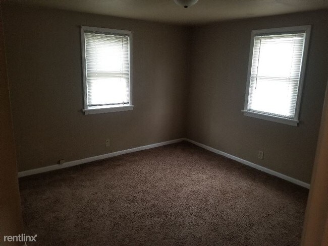 Building Photo - 1 br, 1 bath Apartment - 103 W. Eads A Unit A