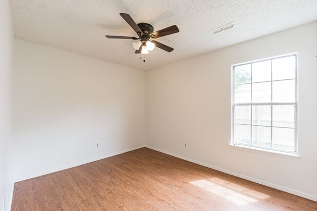 Building Photo - Updated 3BR/2BTH Home for Rent!