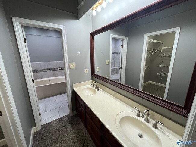 Building Photo - 146 Bob White Dr