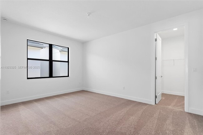 Building Photo - 9362 Tulip Leaf Ct