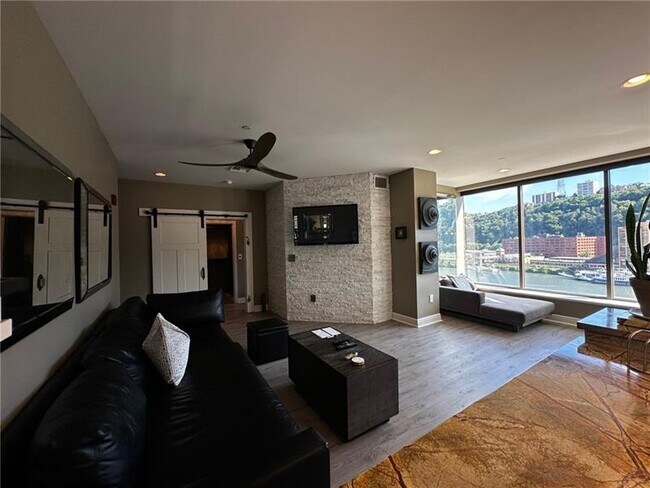 Building Photo - 151 Fort Pitt Blvd