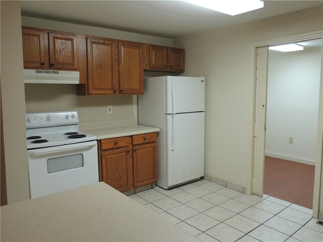 Building Photo - 803 Kings Rd