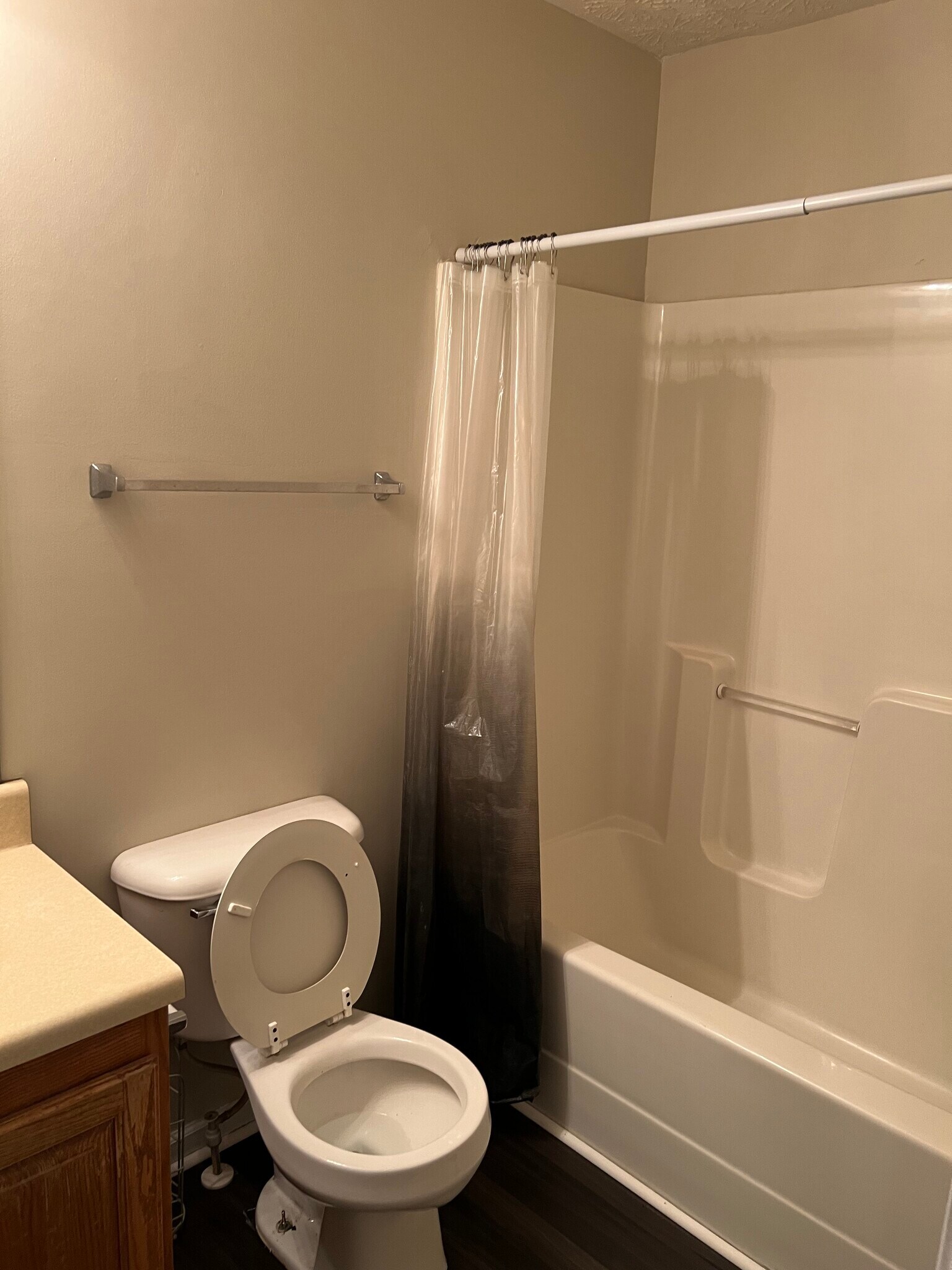 Building Photo - 827 Hannah Ct