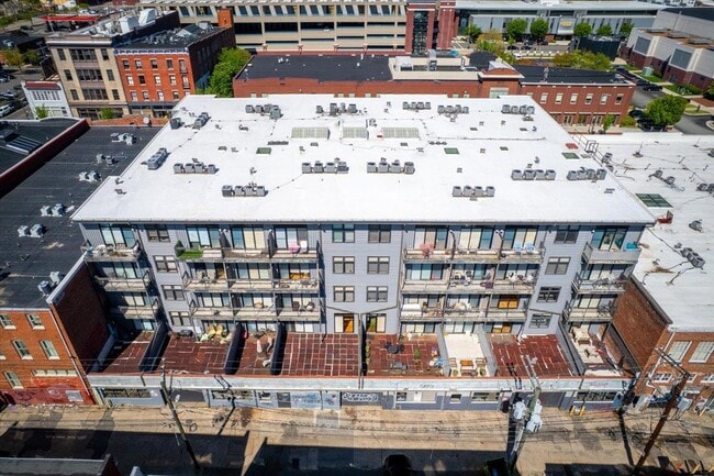 Building Photo - 1333 W Broad St