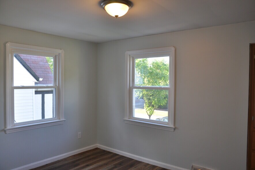 Building Photo - 4302 Silsby Rd