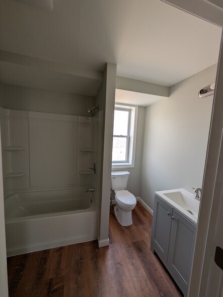 Building Photo - 429 Tolland Turnpike