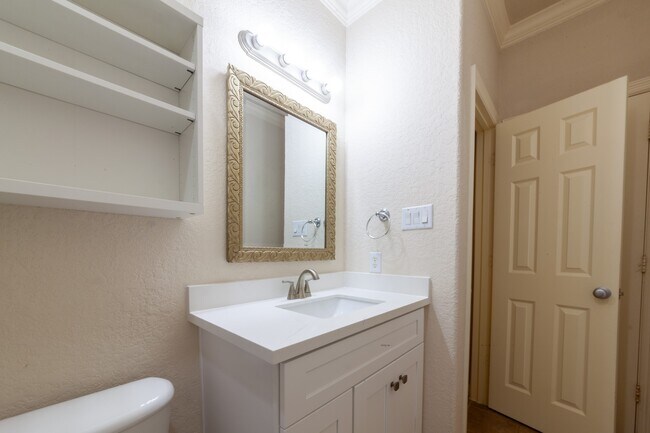 Building Photo - 3206 Holly Thicket Dr