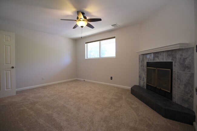 Building Photo - 2833 Kalmia Lee Ct