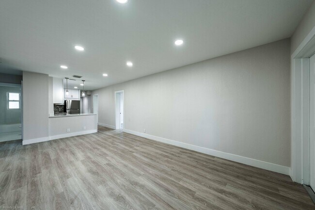 Building Photo - 1405 NW 7th Terrace