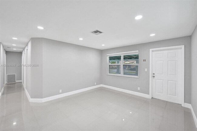 Building Photo - 1423 Garfield St
